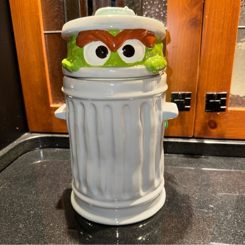 Oscar the Grouch Sesame Street Cookie Jar 11-inch, NEW